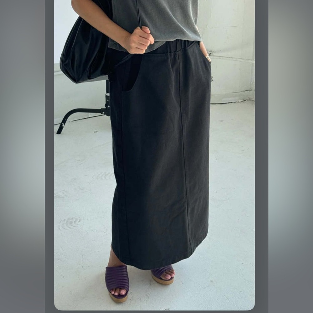 Le Bon Shoppe Long City Skirt in Black